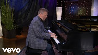 Gaither - Silent Night (Live) ft. Matthew Holt
