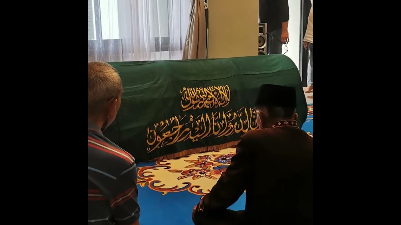 Allahummaghfirlaha warhamha wa'afiha wa'fuanha, Almh Hj R.Ay Amna Siti Sukarsih