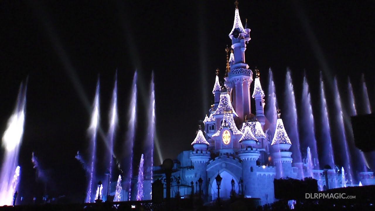 Sleeping Beauty Castle Christmas Illumination 2012 - Disneyland Paris  Illumination Château Noël 