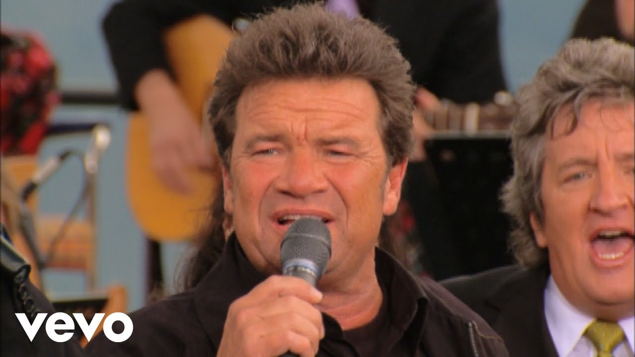 Bill & Gloria Gaither - We Will Stand [Live] ft. Russ Taff, Michael English