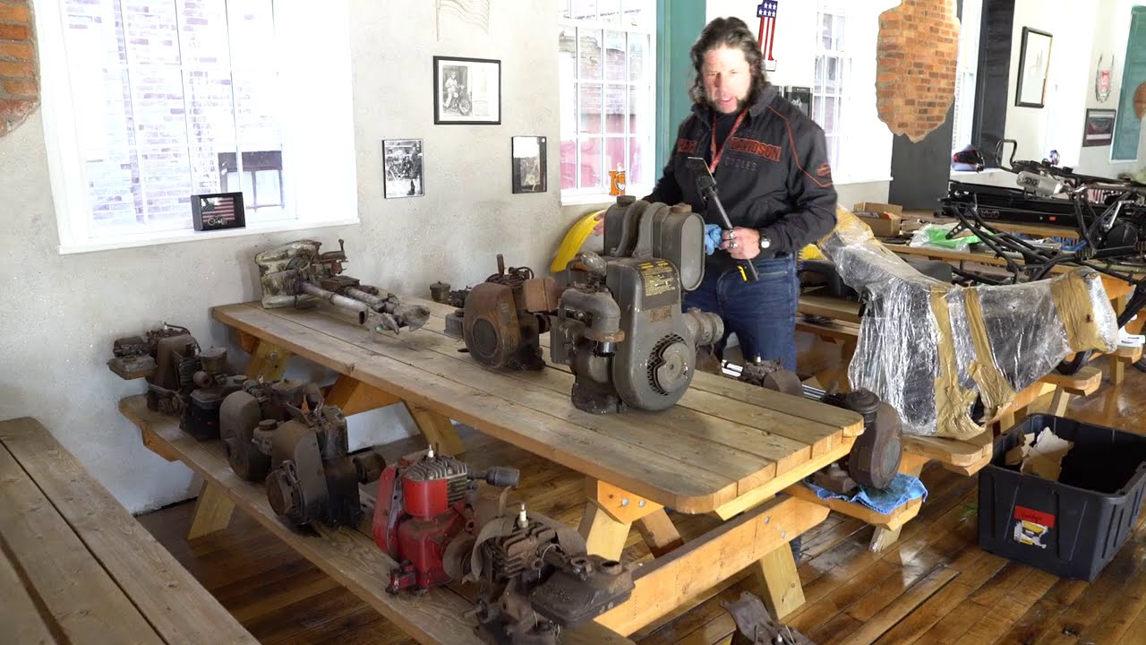 15 Vintage Small Engine Lot - Briggs & Stratton, Rio, Western, MUSEUM