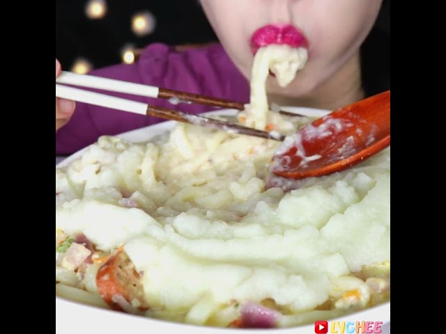 ASMR CREAMY UDON NOODLES, CHEESY POTATO MASH, CRANBERRY JUICE | 咀嚼音 | 먹방 EATING SOUNDS