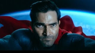 Superman and Lois battle scene. Clark fights his enemy in the sky high above (S01E02)