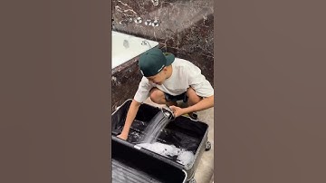 Idol image is already dead!!😭💗Haters busy hating on meanwhile him washing💅🏻#SEVENTEEN#HOSHI#