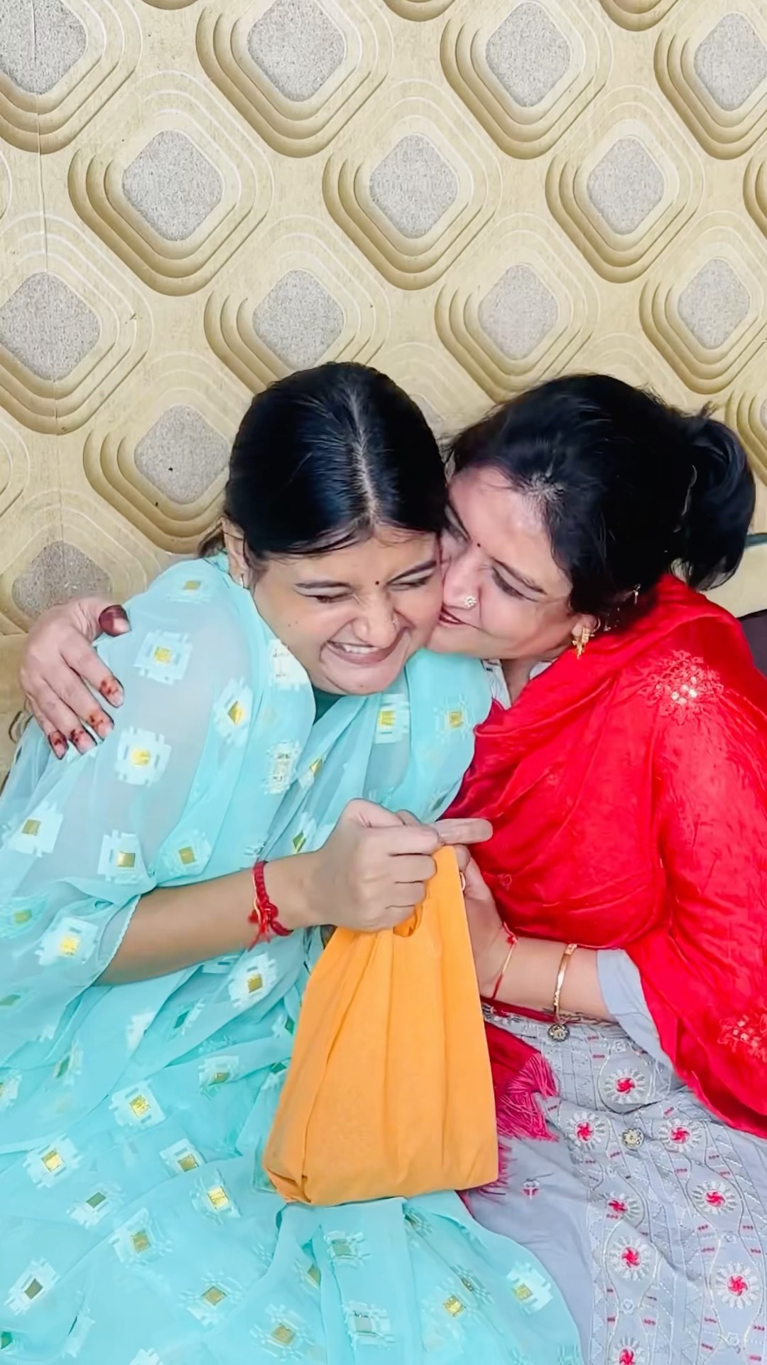 Saasu maa ko khilae bahu ne fruits ? ??  ||end zrur dekhna?❤️|| #shorts