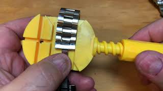 Sizing a bracelet with split pins