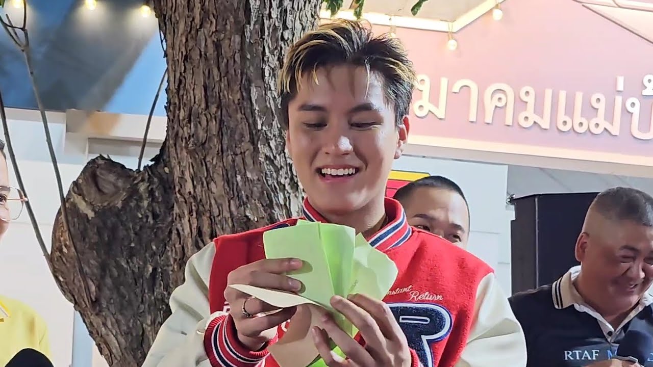 Vlog ให้กำลังใจ Boom Saharat - งานกาชาด 2567 @สวนลุมพินี | 17.12.2024