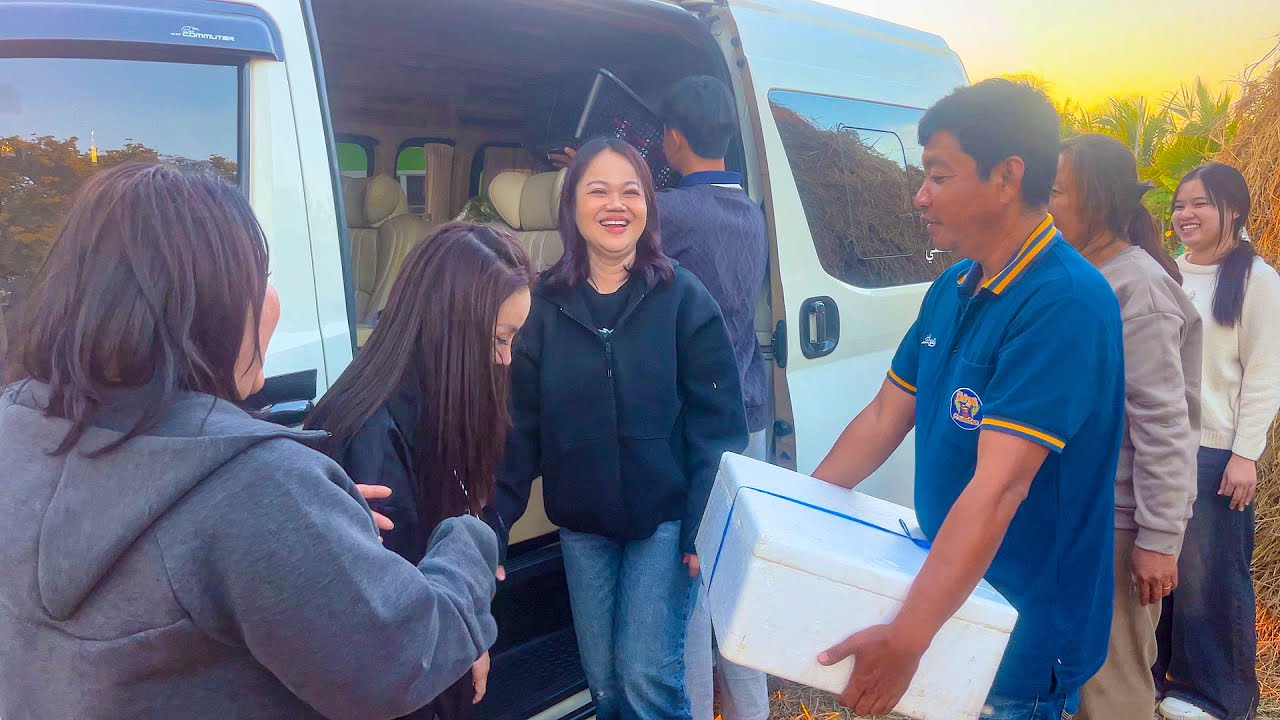 ขอต้อนรับคุณนิโคลพร้อมทีมงาน สู่เถียงนาอิสานบ้านดงน้อย