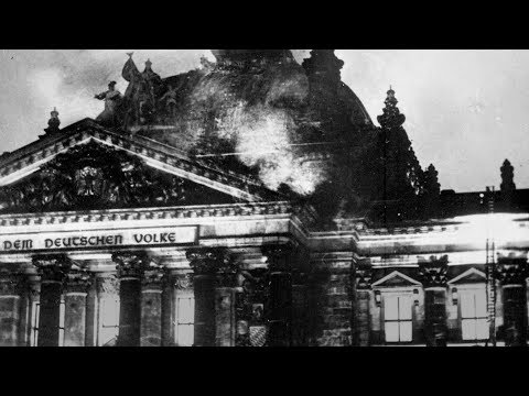 Video: Sepanduk Di Atas Reichstag - Foto Yang Viktor Temin Hampir Ditembak - Pandangan Alternatif