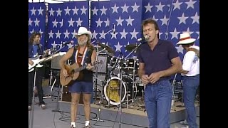 Download lagu Willie Nelson & David Lynn Jones - Living In the Promiseland (Live at Farm Aid 1986)