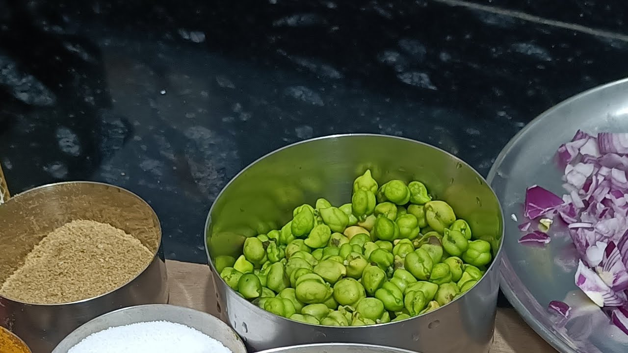 ROMA'S KITCHEN & VLOG is live aaiyeh doston aaj banate h hare chane ki chatni