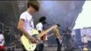 Bloc Party - Hunting For Witches (Live Glastonbury 2007)