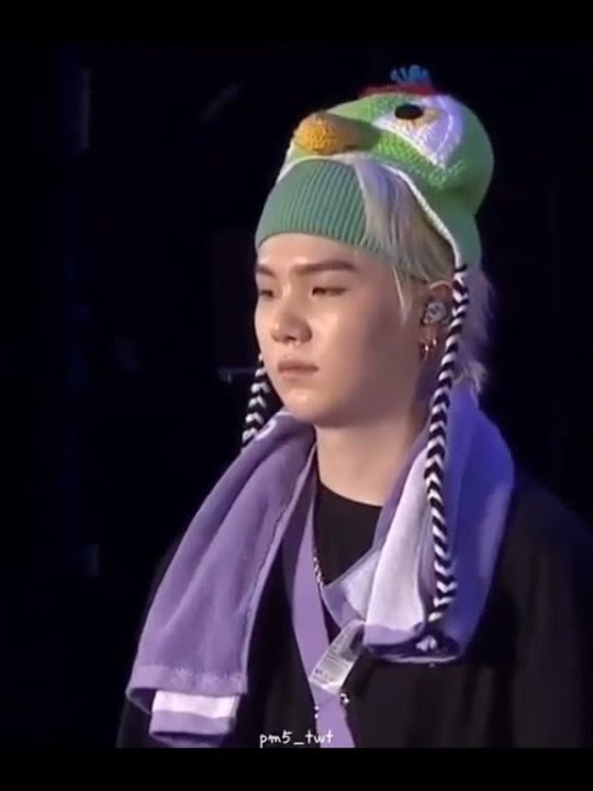 suga muka aja galak tapi kalau permintaan adek nya diturutin 😂 #suga