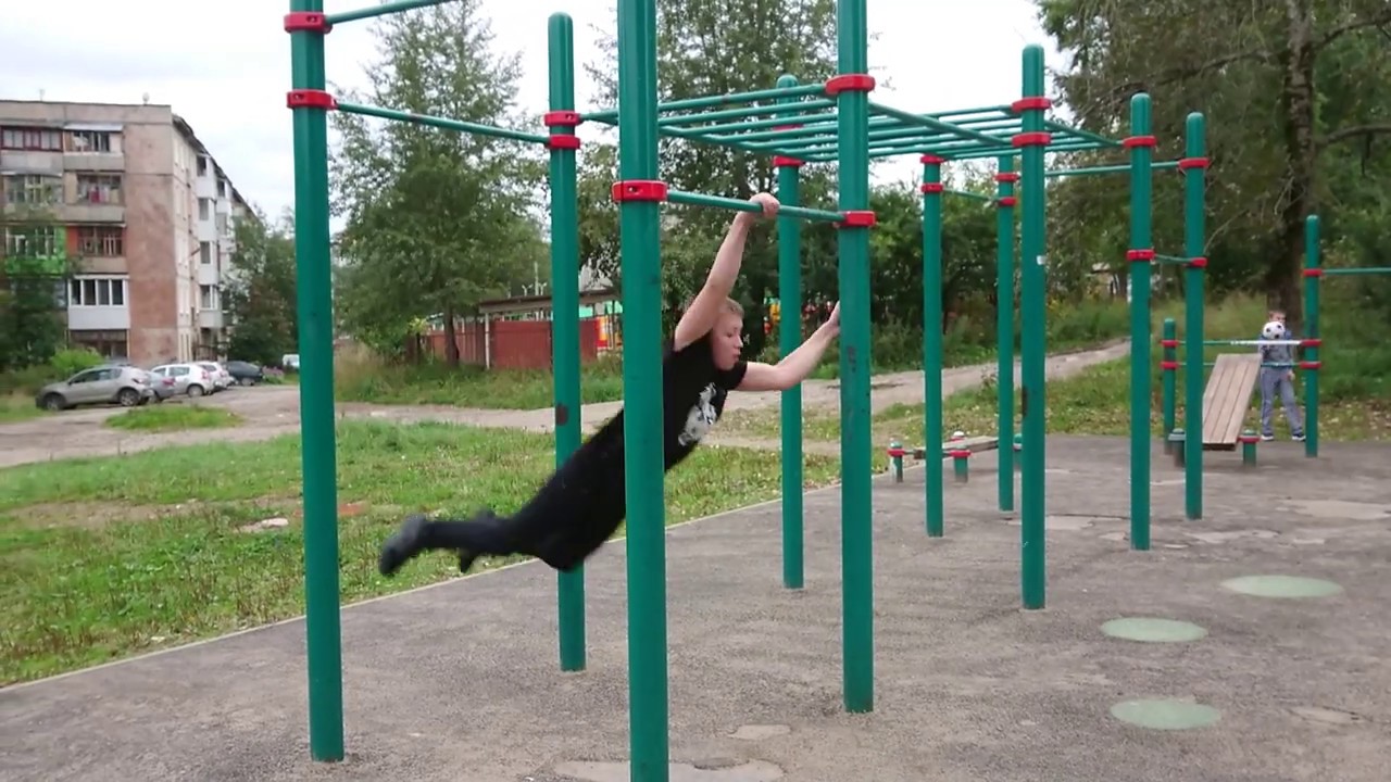Фитнес березники. Воркаут Березники. Пляжи Вологодской области воркаут.