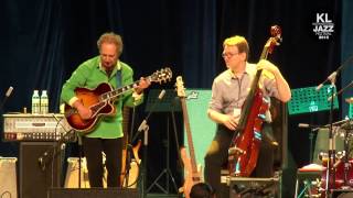 Lee Ritenour Live at the KL Interntional Jazz Festival 2013 - A Little Bumpin' chords