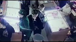Розыск: в Туркестане женщина украла золото на 200 000 тенге Розыск: в Туркестане женщина украла золото на 200 000 тенге