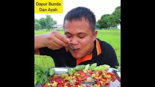 Handsome Bambang is eating fresh shrimp again, bitter melon salad, and cucumber.