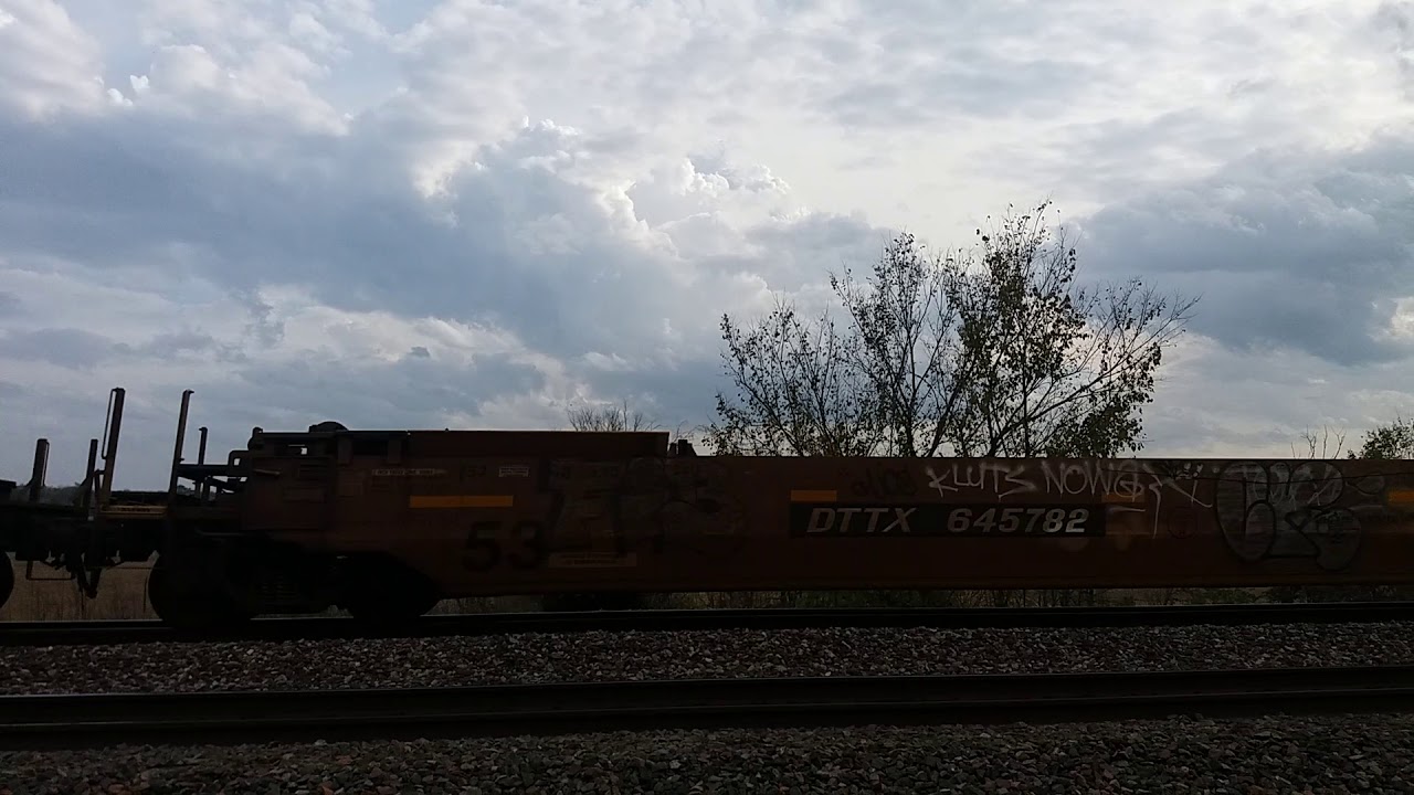 BNSF #5045 & #6702 pull an empty intermodal train - YouTube