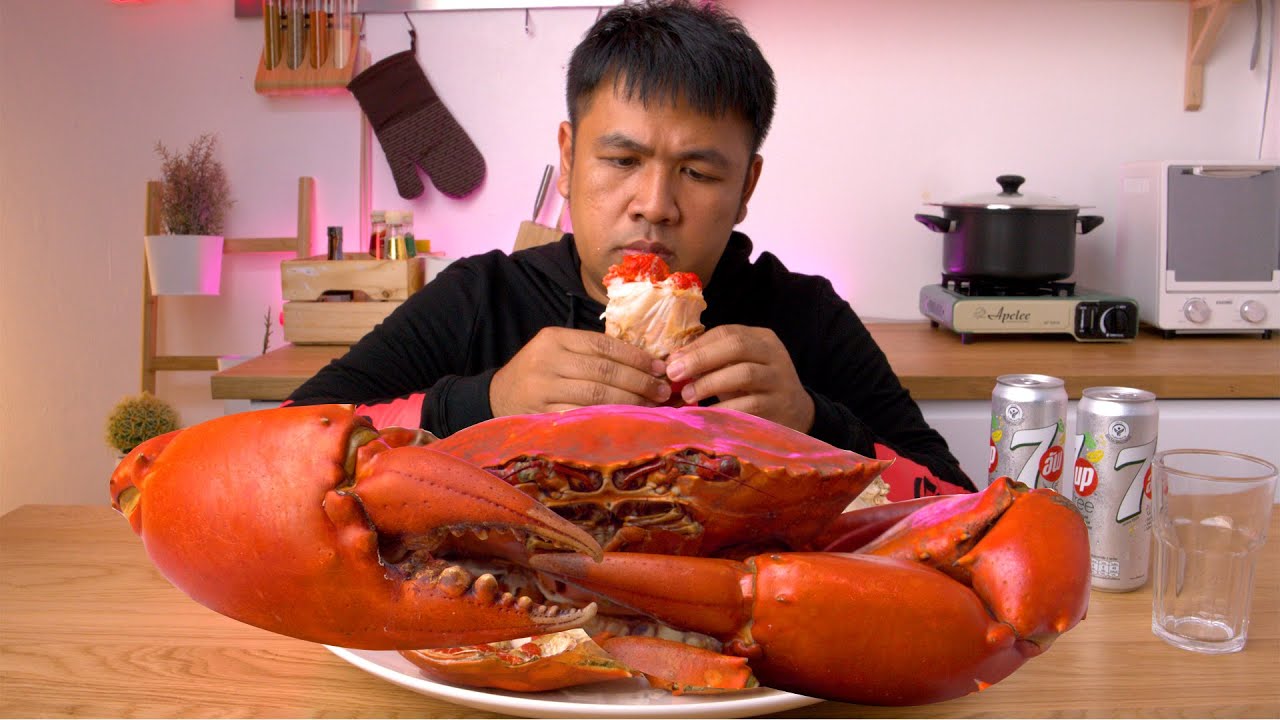 ปูไข่ยักษ์นึ่งนมสด กินปูไข่ใหญ่ที่สุดในชีวิต : BANKII