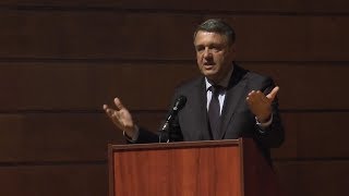 26 martie 2018, Muzeul Național de Artă al României, Sala Auditorium

https://www.activenews.ro/stiri-social/Comisarul-sef-Florin-Sinca-a-lansat-cartea-%E2%80%9EPolitia-Romana-si-Unirea-din-1918-Nu-a-