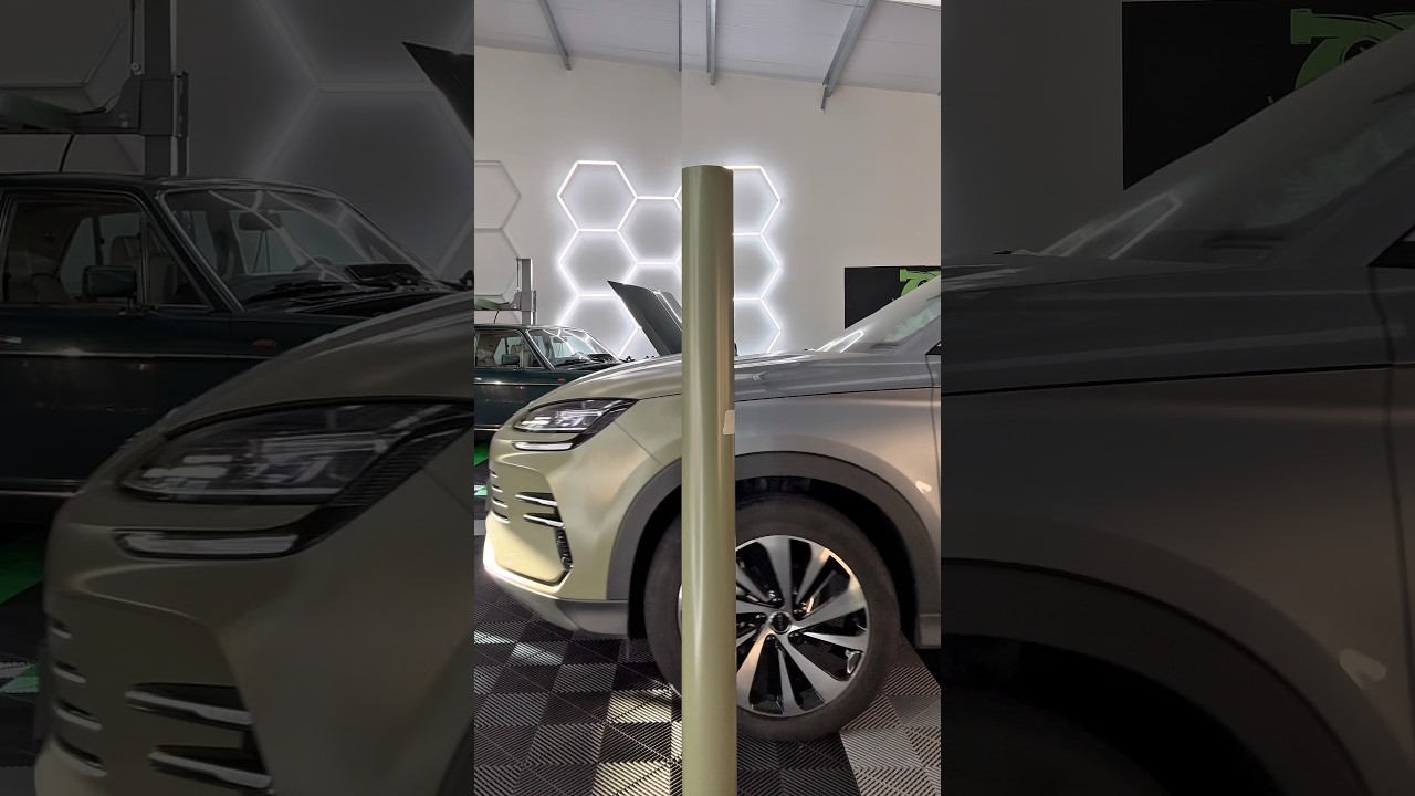 FROM GREY TO SATIN KHAKI - WRAP