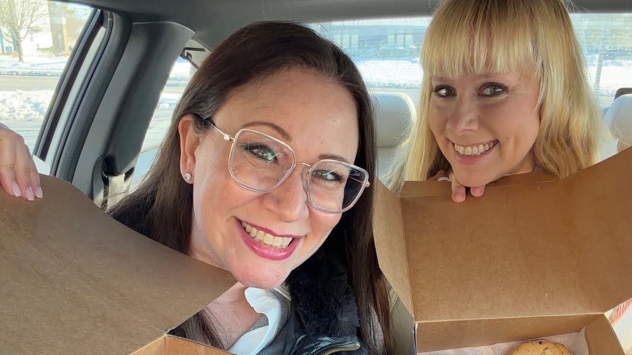 Trying the Viral Crunchies from Lilla Vanilla in Hamilton, NJ 