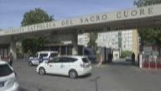Pope goes to Rome hospital for intestinal surgery