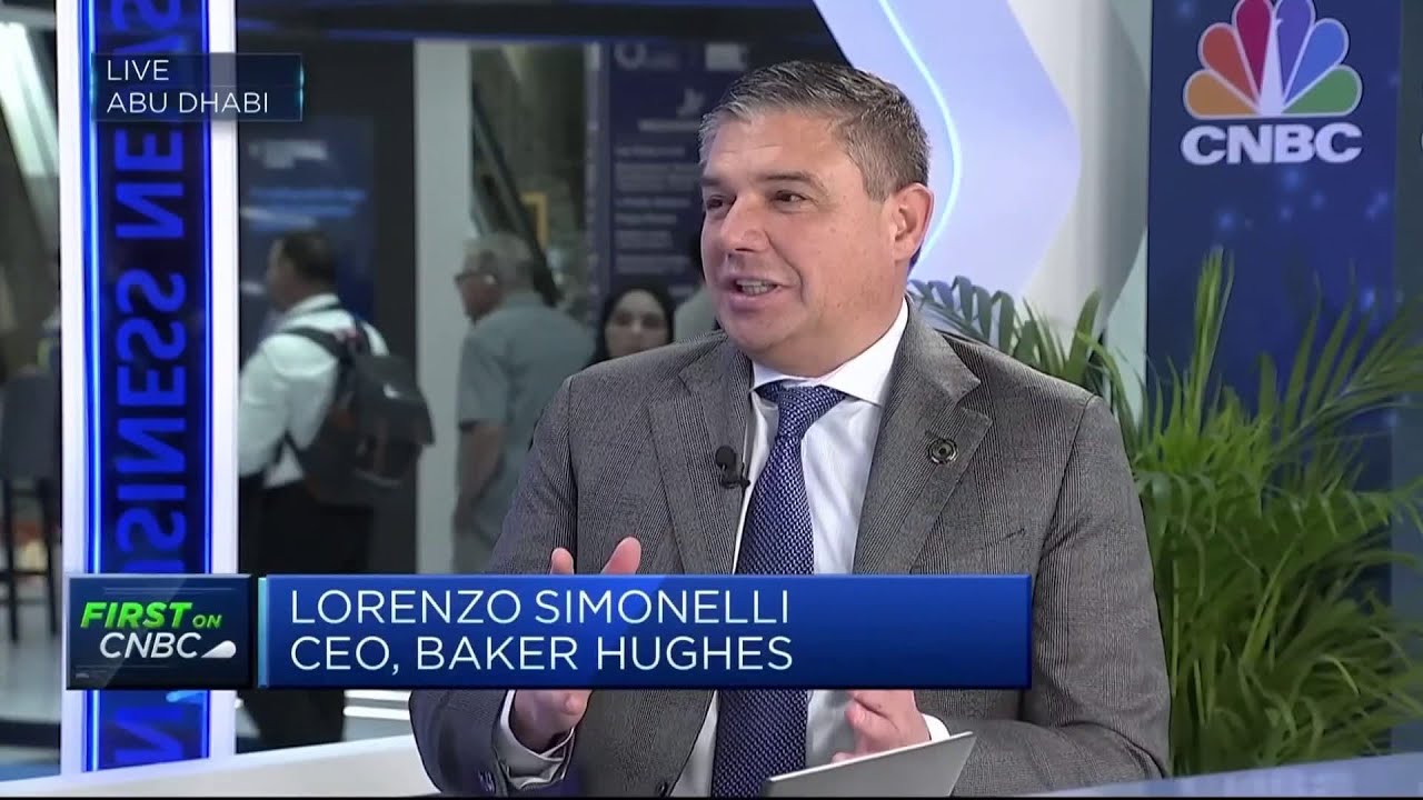 Natural gas is 'the best way' to work toward a low carbon economy, says Baker Hughes CEO