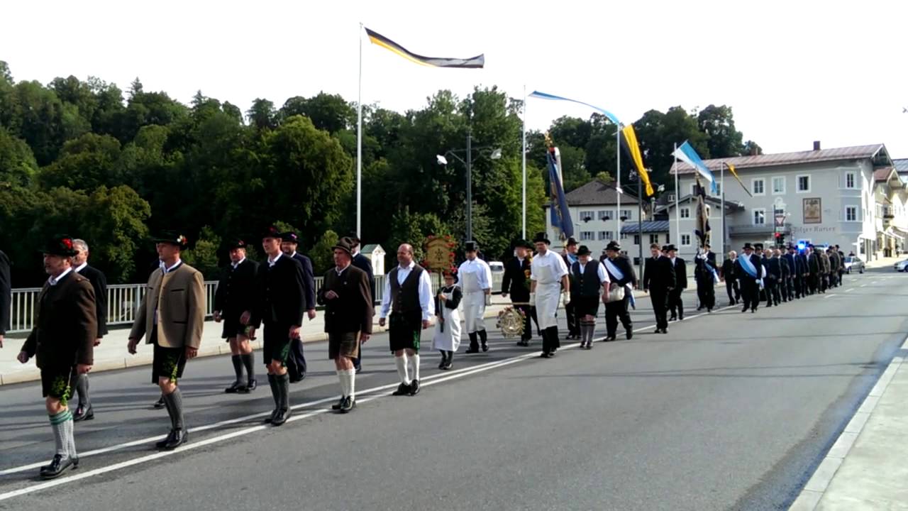 Kirchenzug zum Maurer- und Zimmererjahrtag