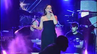 Ebru Gündeş - Yıkılmışım Ben