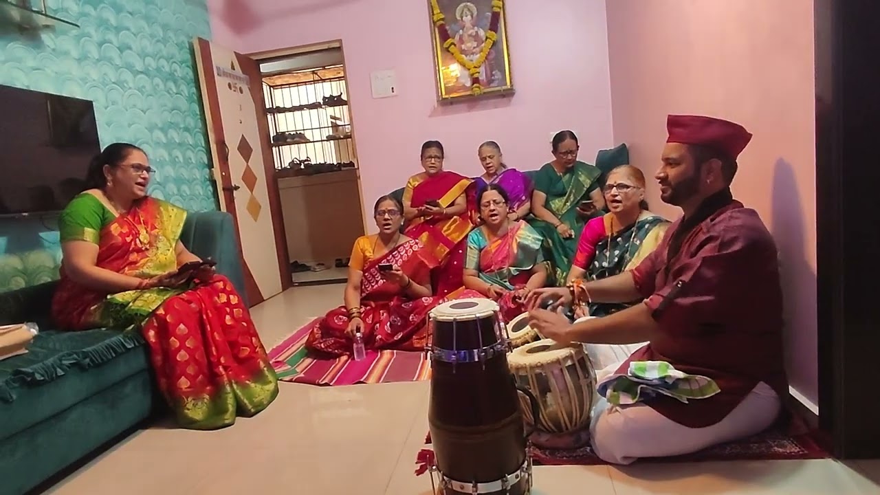 गजानना गजानना करीतो तुजसी प्रार्थना, कृपास दैव ठेव तू मनात हीच कामना