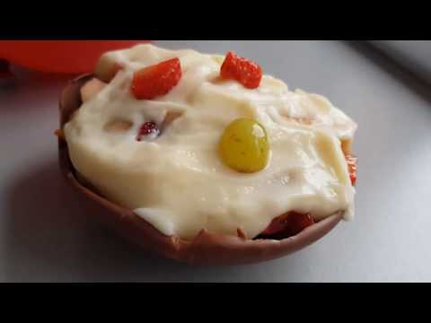 Video: Chocolate Baskets With Fruit And Cream