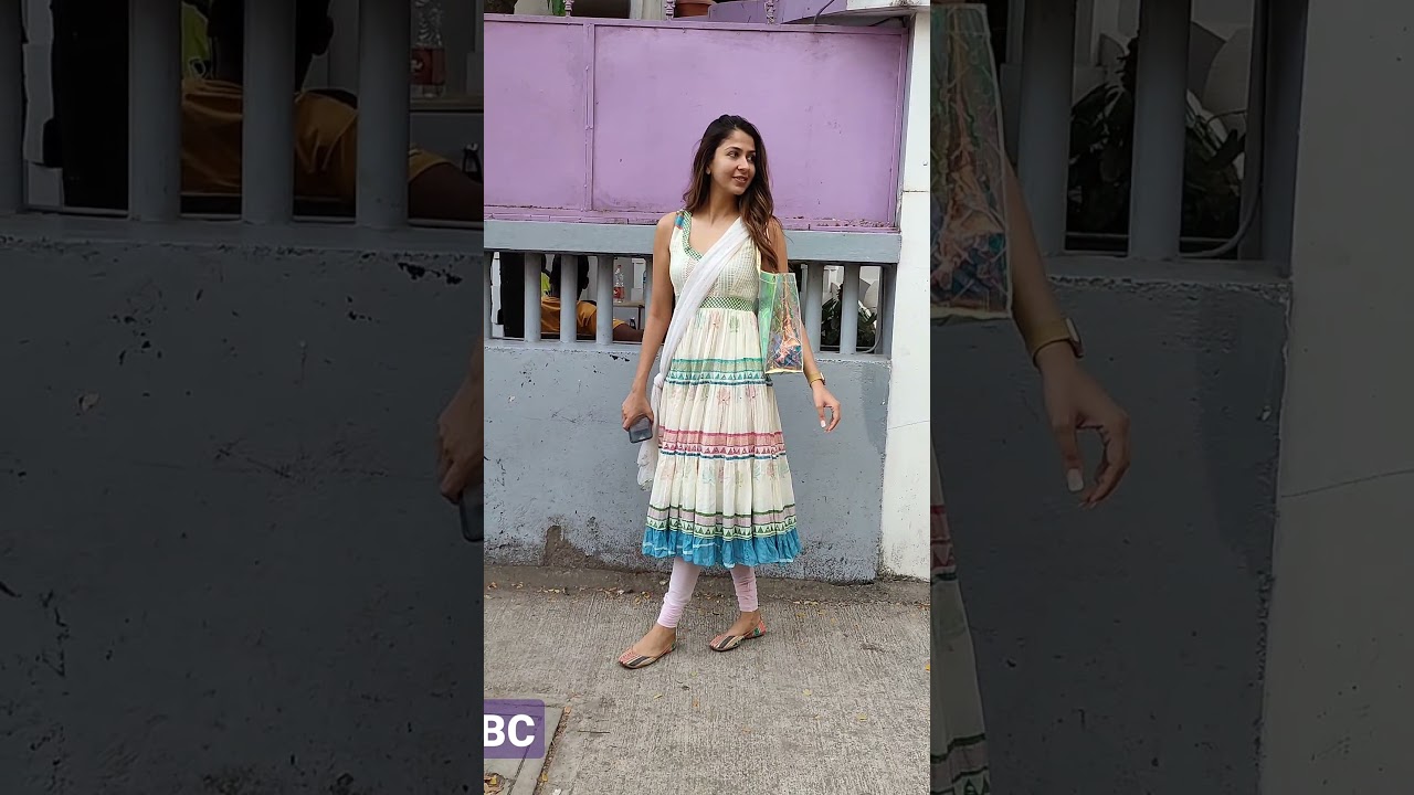 Malvika Raj Spotted At Khar