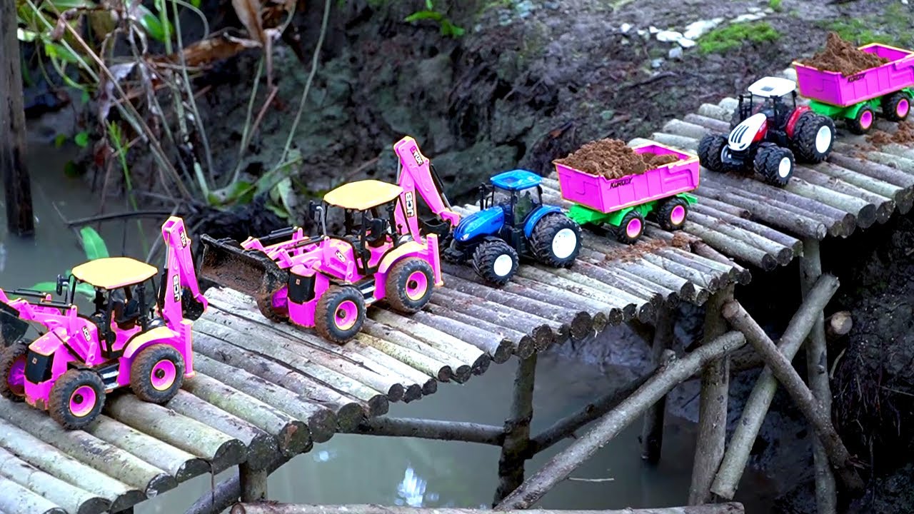 JCB BACKHOE FULLY LOADING SAND IN MINI TRACTOR | JCB EXCAVATOR ACROSS 3 WOOD BRIDGE | JCB VIDEO