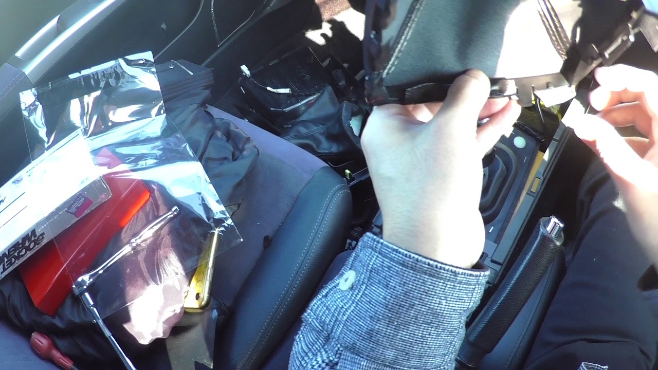 インプレッサ WRX STI GRB-A シフトブーツ交換 - YouTube