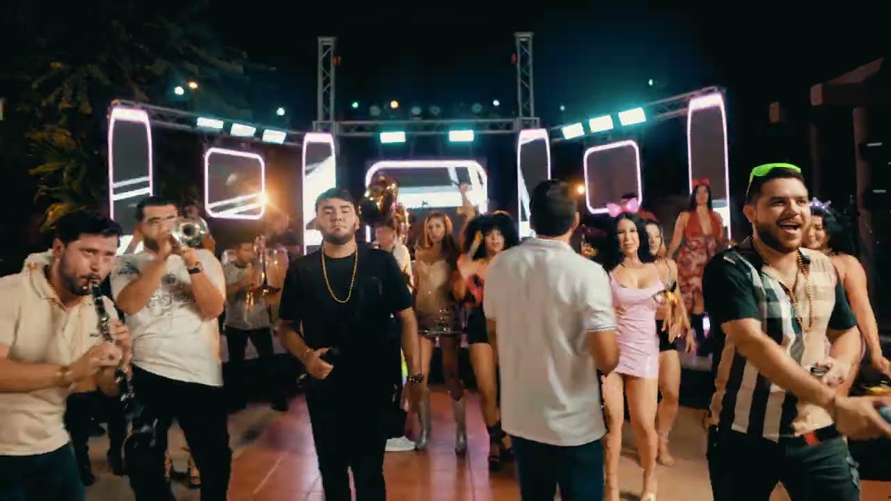 Popurrí: La bala, Sopa de caracol, El venado, La repetidora EN VIVO - Banda La Adicional de Mazatlán