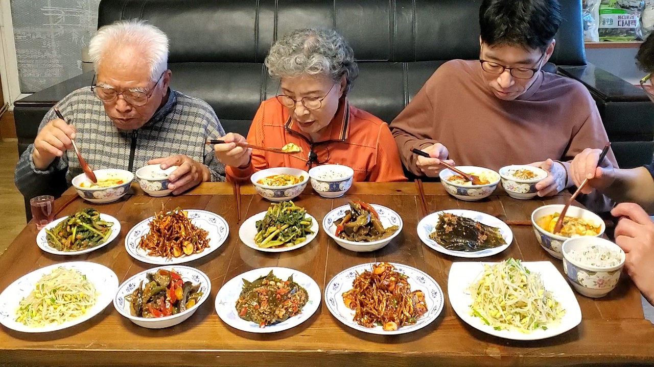 따뜻한 집밥이 그리울때~🍚(바지락 순두부찌개, 고추장 멸치볶음, 콩나물 무침, 삭힌 깻잎찜) Korean Grandma's Soft Tofu Stew Mukbang
