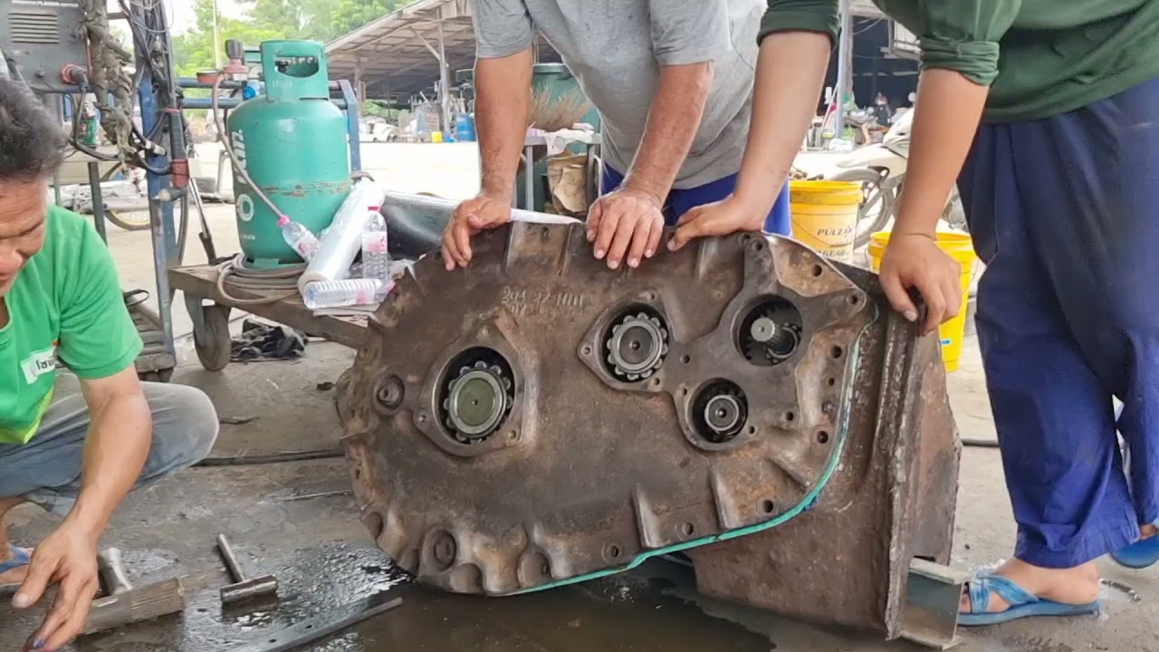 รถเกี่ยว ทีมงานผู้ใหญ่นิพนธ์ มาดูเขาซ่อมประกอบตัวเดินใหม่@_pamstory8789