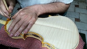 Mehrkari Magic: Crafting the Purfling of the Violin with Intricate Elegance