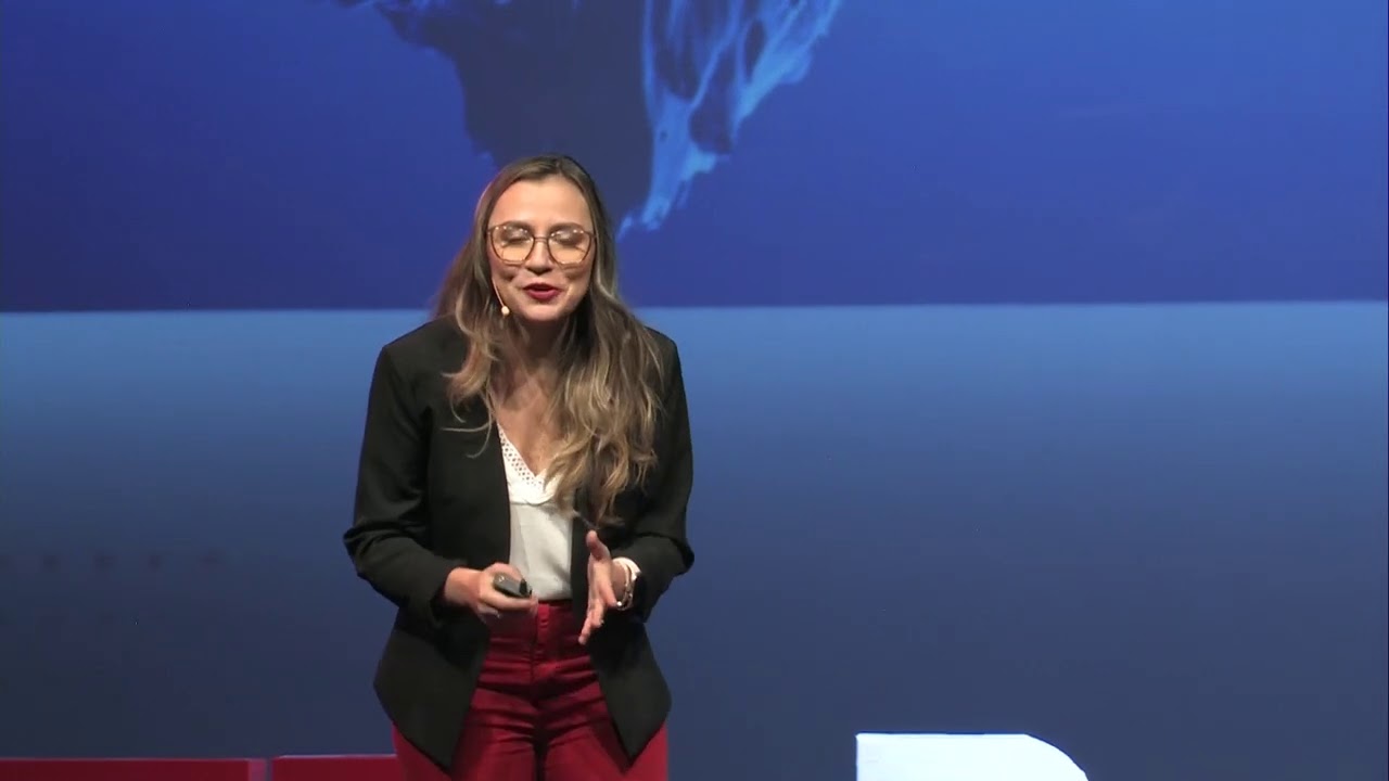 Bot: ¿qué carrera debo seguir? | Ivannia Arroyo | TEDxPuraVidaJoven