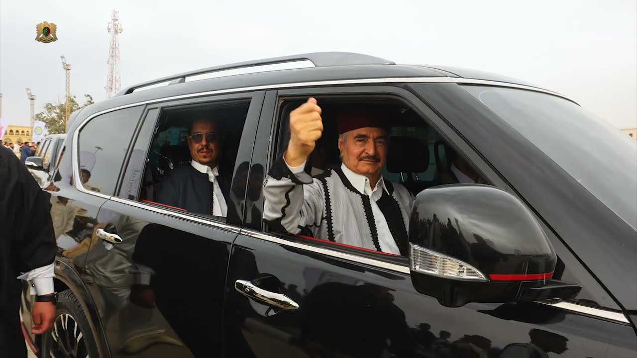 فيديو | زيارة القائد العام المشير خليفة حفتر إلى ساحة الكيش في مدينة بنغازي لتهنئة شباب المدينة