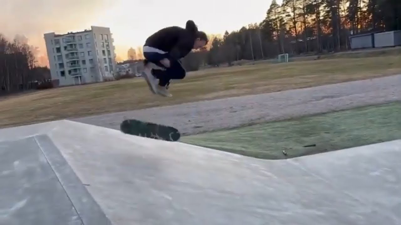 Switch Double Heelflip Body Varial