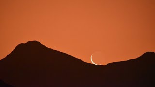 Night Sky Images #5 -  Waxing crescent moonset timelapse - Chapman&#39;s Peak, Cape Town