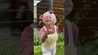 Tip Týdne S Myškou 🧦 Když Nemůžeš Najít Ponožku, Tak Ji Prostě Nenos - A Udělej Z Toho Módu 😄