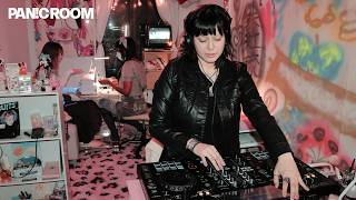 Club Acid Breaks & Baile Funk Mix in an NYC Nail Shop | NIJEII