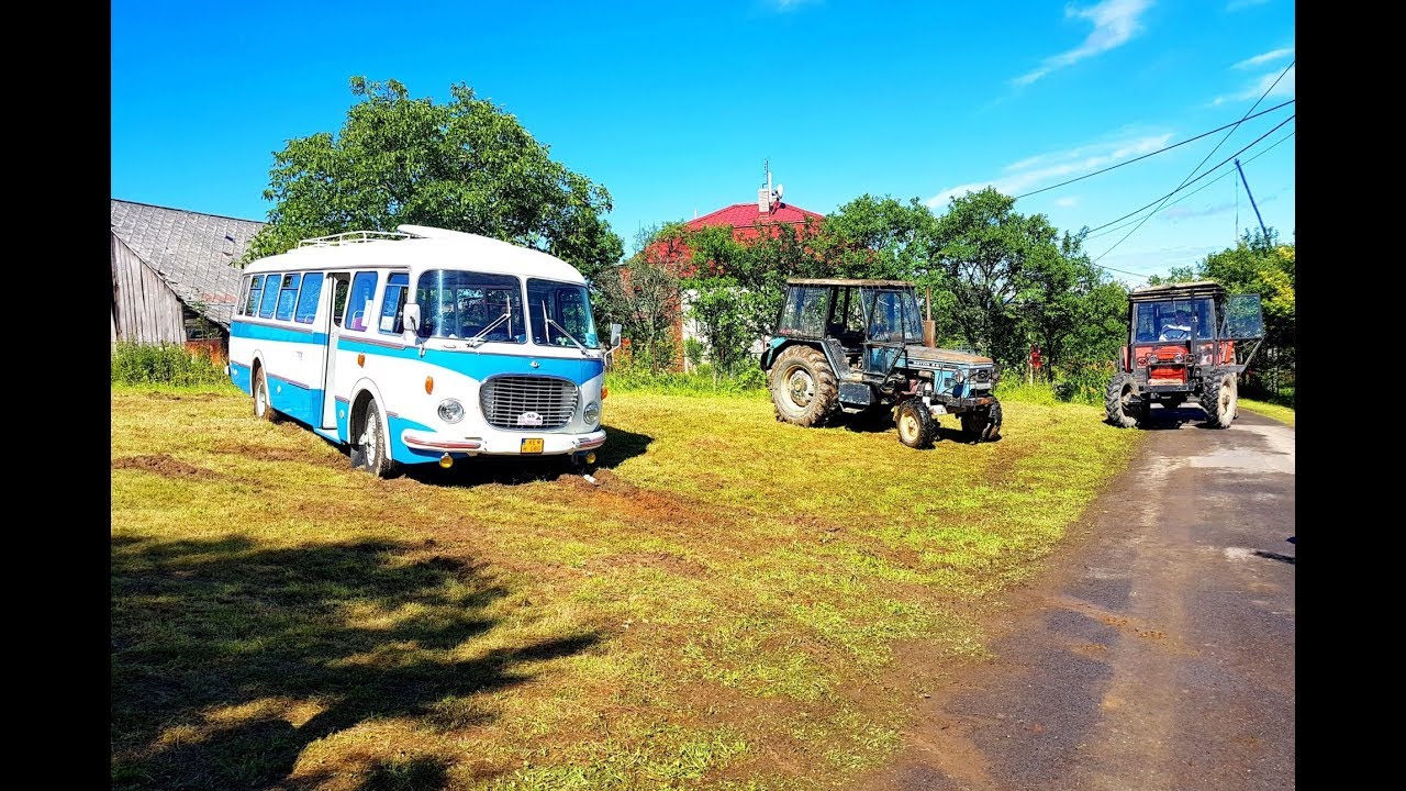 Traktor Zetor taha zapadnuty autobus Skoda 706 RTO (4K)