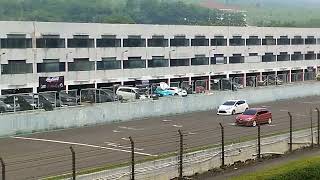 Ford Fiesta vs Toyota Yaris, Sentul 402 meter drag race