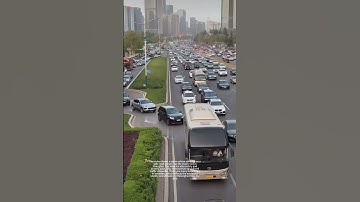 The "zipper-style elegance" of Shanghai traffic flow.