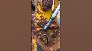 automatic wheel wrench, and an extension rod. #RepairCar #MaintenanceWorker #Good tools