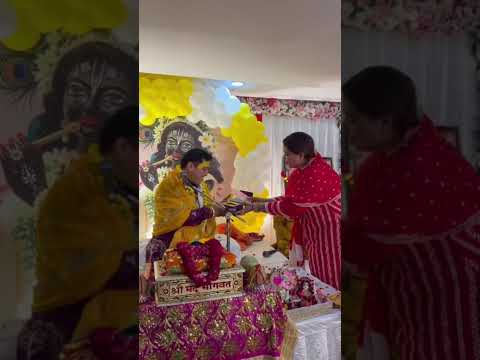 तेरे दर पर सम्मान पाकर अब और क्या पाउ तुझे पाकर